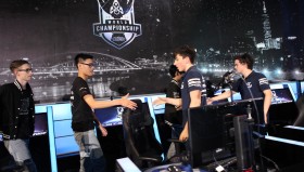 符文战场全球公开赛开启：双败淘汰制对决，世界赛礼盒含限定英雄皮肤，参与赢赛事代币